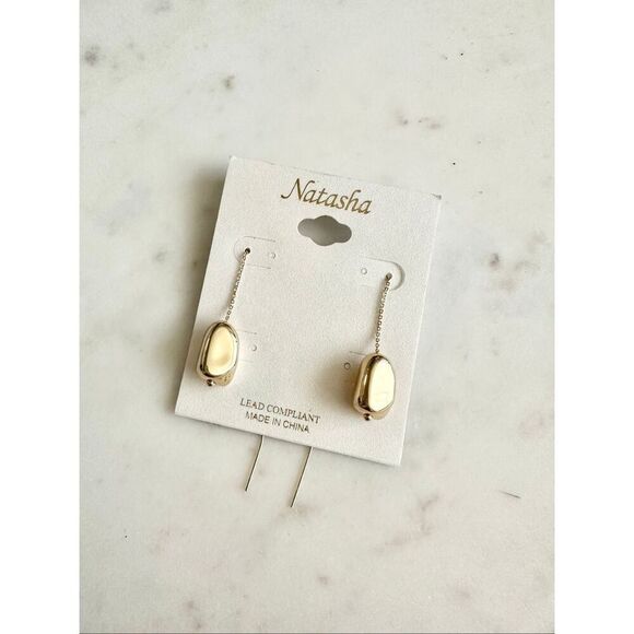 Natasha sleek gold color dangle earrings - Picture 2 of 4